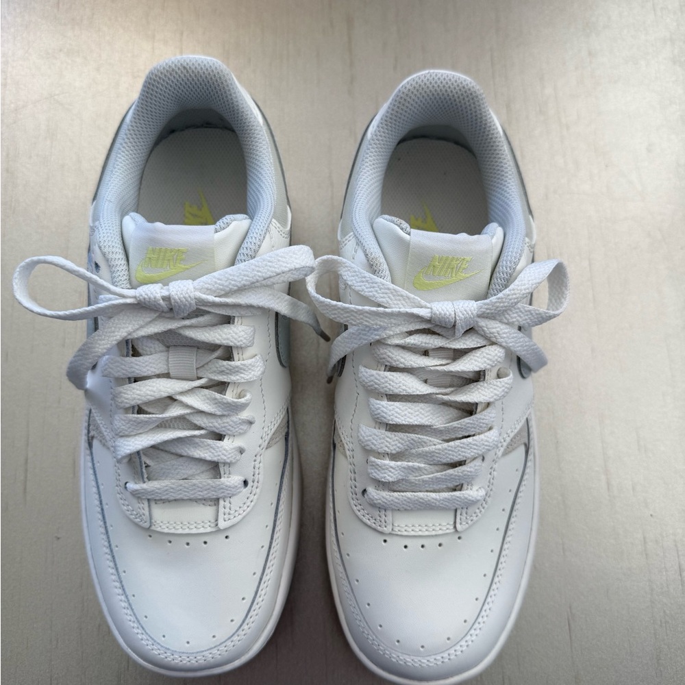 Nike White and Yellow Casual Sneakers
